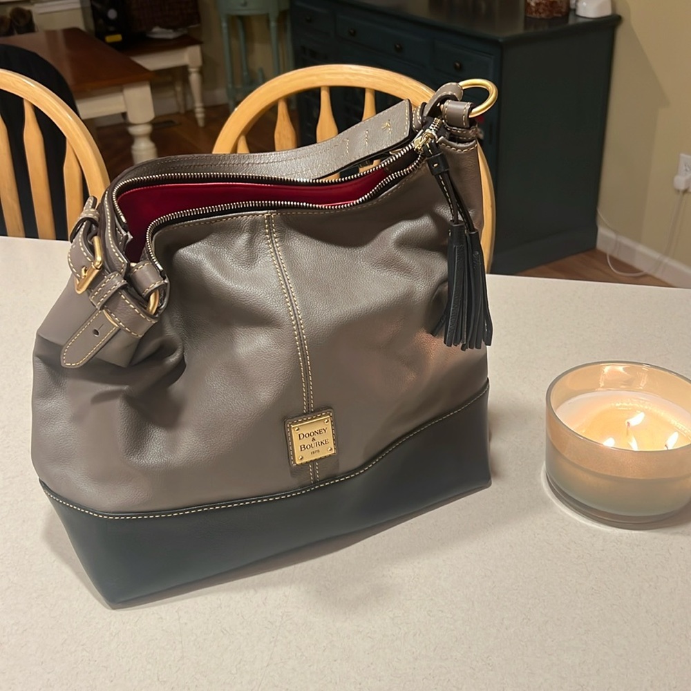 Unused European Leather Dooney & Burke Hobo bag